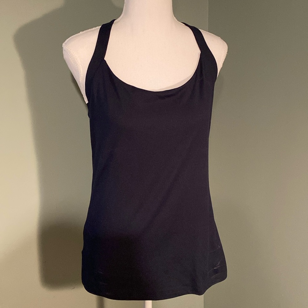 Eddie Bauer athletic top. Size medium.